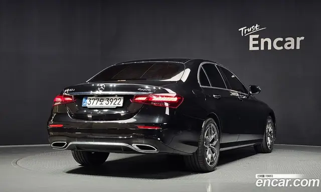 Mercedes-Benz E-Class 2022 1.9 автомат (гидро), миниатюра 2