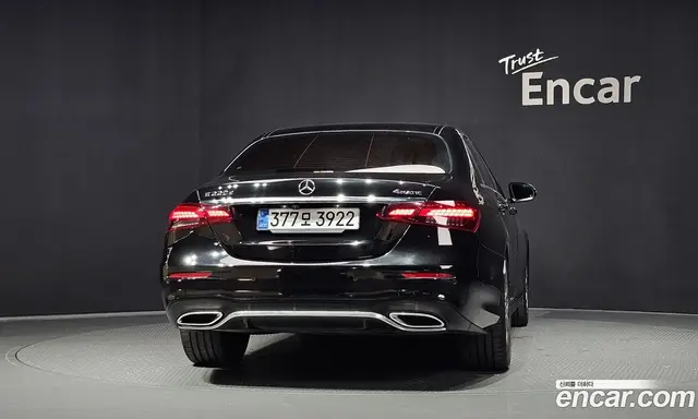 Mercedes-Benz E-Class 2022 1.9 автомат (гидро), миниатюра 4