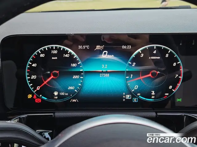Mercedes-Benz GLA-Class 2020 2.0 автомат (гидро), миниатюра 11