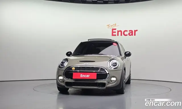 Mini Cooper 2019 2.0 автомат (гидро), миниатюра 3