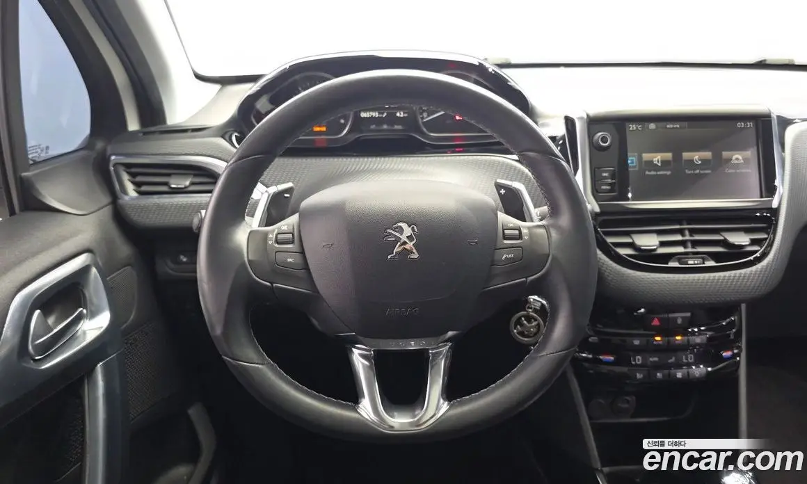 Peugeot 2008 2015 1.6 автомат (гидро), фото 13 Peugeot 2008 2015 1.6 автомат (гидро), фото 13