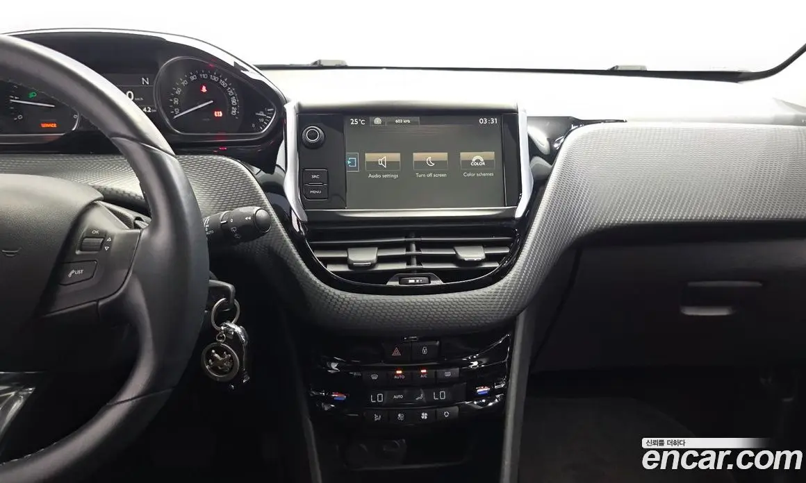 Peugeot 2008 2015 1.6 автомат (гидро), фото 14 Peugeot 2008 2015 1.6 автомат (гидро), фото 14