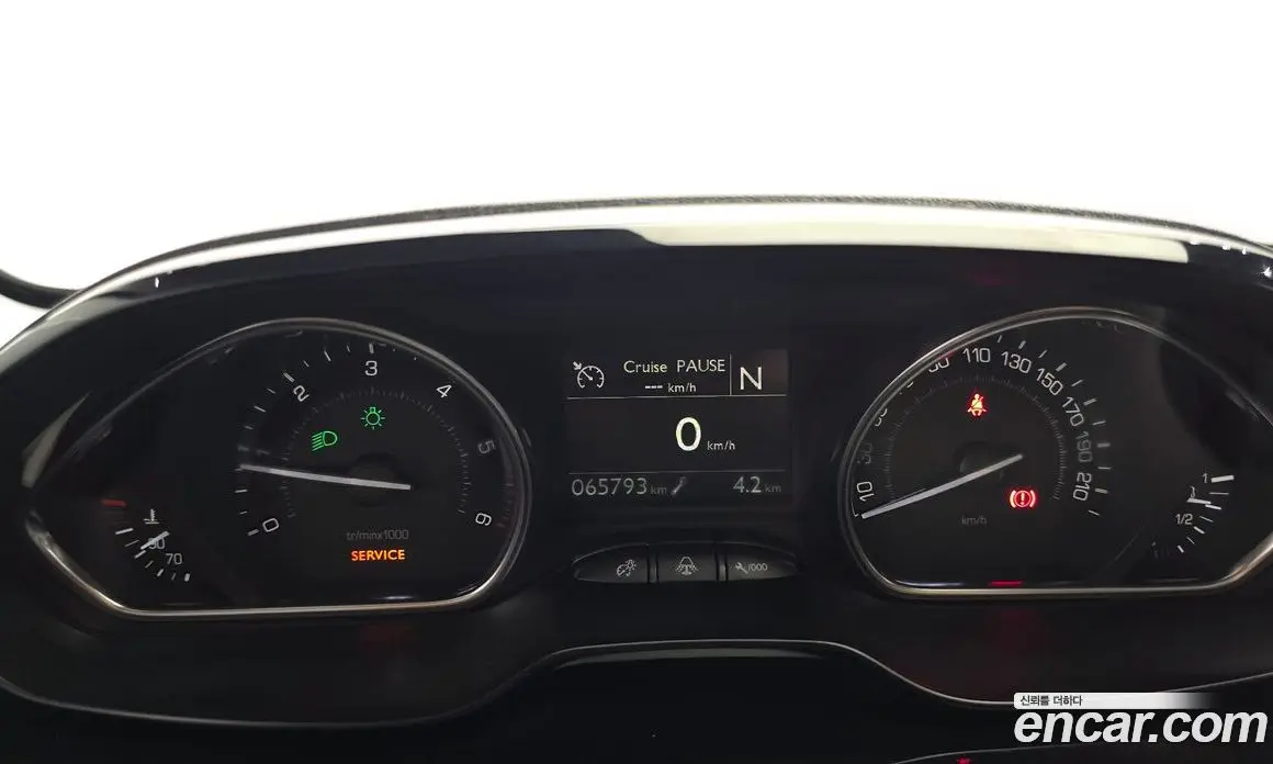 Peugeot 2008 2015 1.6 автомат (гидро), фото 8 Peugeot 2008 2015 1.6 автомат (гидро), фото 8