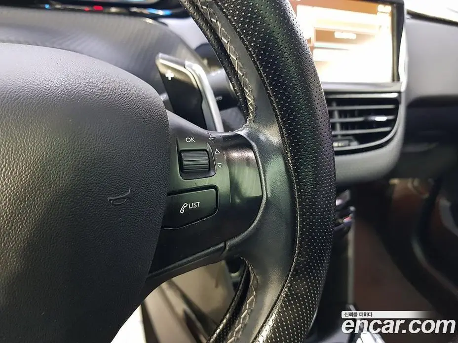 Peugeot 2008 2016 1.6 автомат (гидро), фото 13