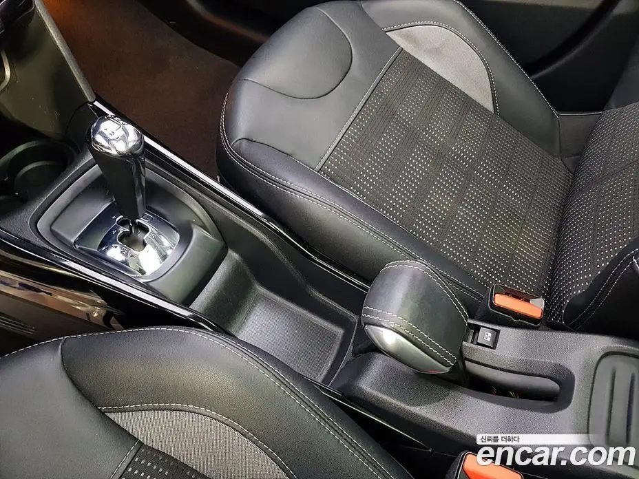 Peugeot 2008 2016 1.6 автомат (гидро), фото 15