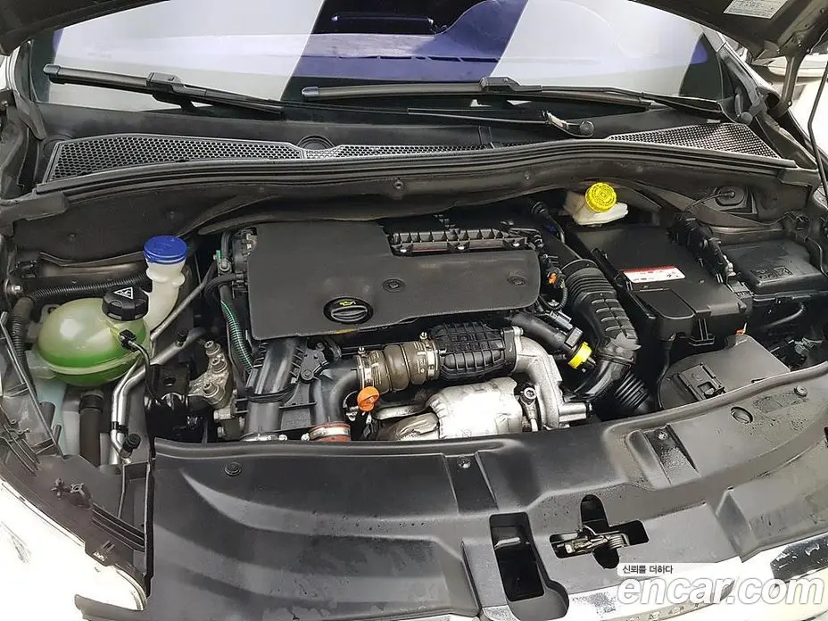 Peugeot 2008 2016 1.6 автомат (гидро), фото 6