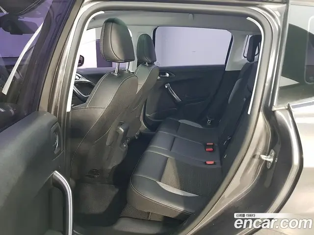 Peugeot 2008 2016 1.6 автомат (гидро), миниатюра 9