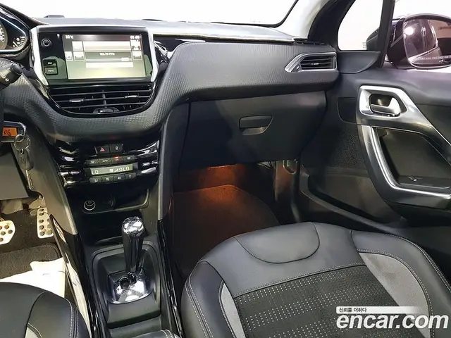 Peugeot 2008 2016 1.6 автомат (гидро), миниатюра 10