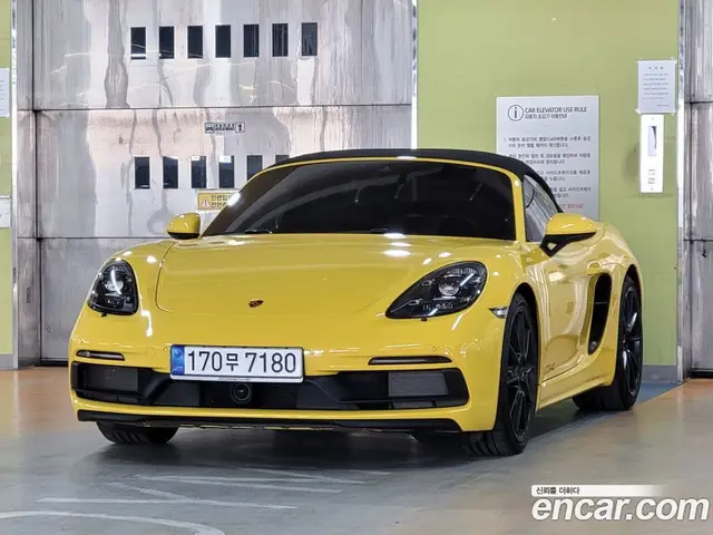 Porsche 718, 2022, 19 300 км