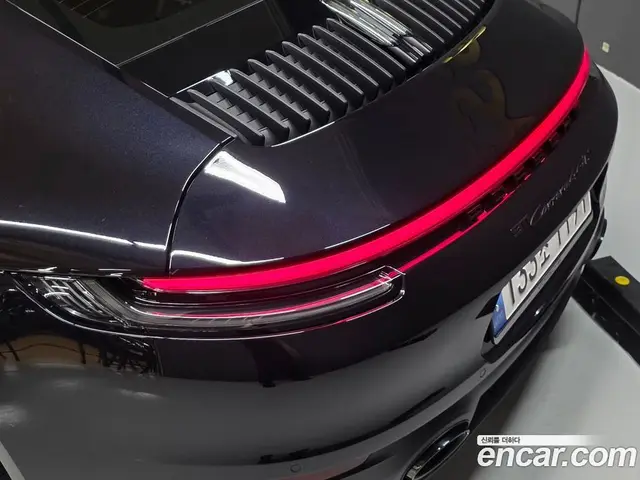 Porsche 911 2023 3.0 автомат (гидро), миниатюра 12