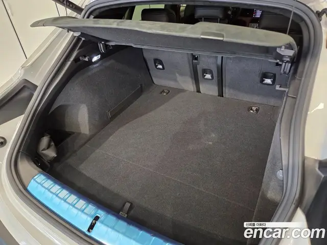 Porsche Taycan 2025 0.1 автомат (гидро), миниатюра 12