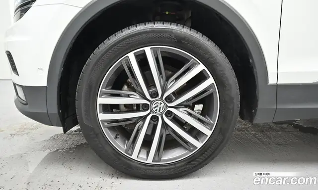 Volkswagen Tiguan 2020 2.0 автомат (гидро), миниатюра 5 Volkswagen Tiguan 2020 2.0 автомат (гидро), миниатюра 5