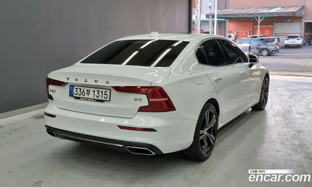 Volvo S60 2021 2.0 автомат (гидро), миниатюра 2