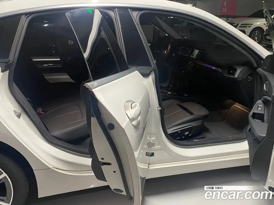 BMW 2 серия 2024 2.0 автомат (гидро), фото 17 BMW 2 серия 2024 2.0 автомат (гидро), фото 17