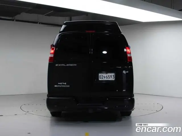 Chevrolet Express Van 2018 6.0 автомат (гидро), миниатюра 4