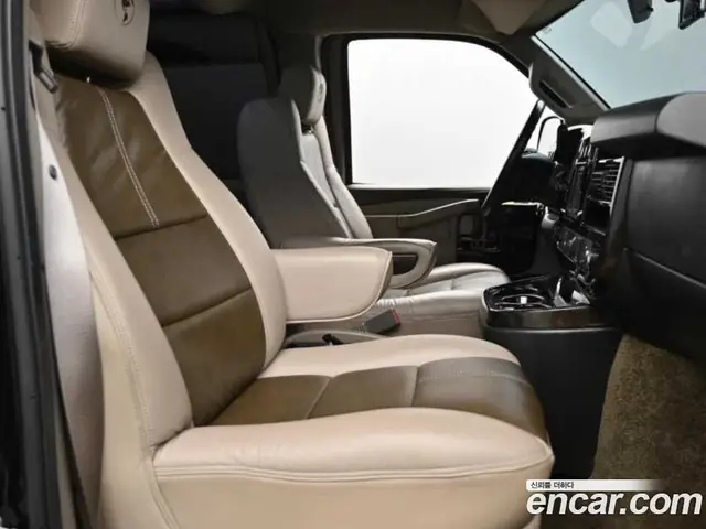 Chevrolet Express Van 2018 6.0 автомат (гидро), миниатюра 9