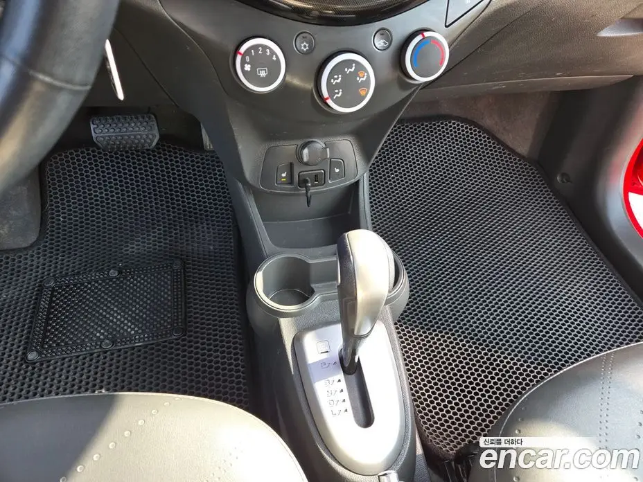 Chevrolet Spark 2015 1.0 автомат (гидро), фото 13