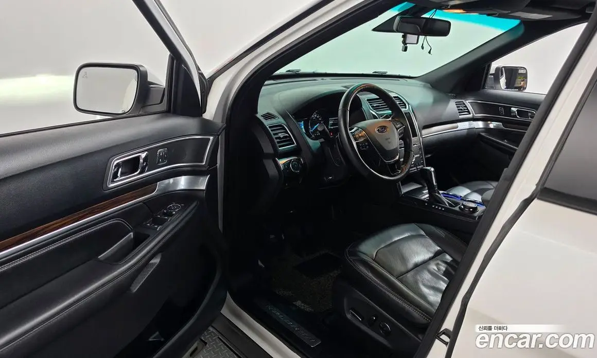 Ford Explorer 2016 2.3 автомат (гидро), фото 10 Ford Explorer 2016 2.3 автомат (гидро), фото 10
