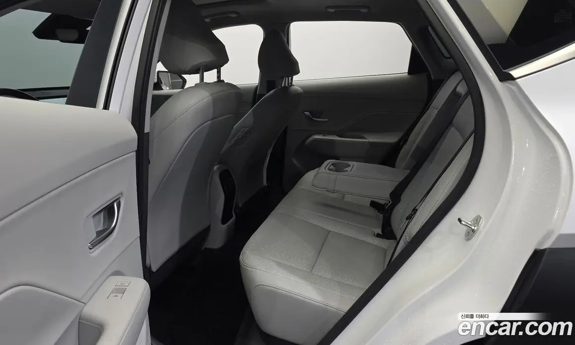 Hyundai Kona 2024 1.6 автомат (гидро), фото 11