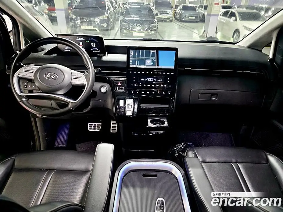 Hyundai Staria 2021 2.2 автомат (гидро), фото 13