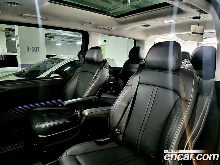 Hyundai Staria 2021 2.2 автомат (гидро), фото 14