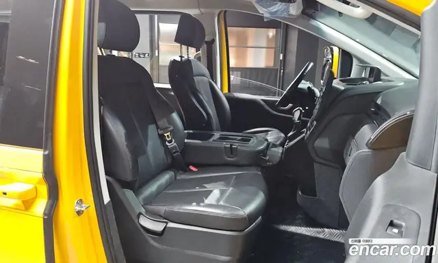 Hyundai Staria 2024 3.5 автомат (гидро), миниатюра 12