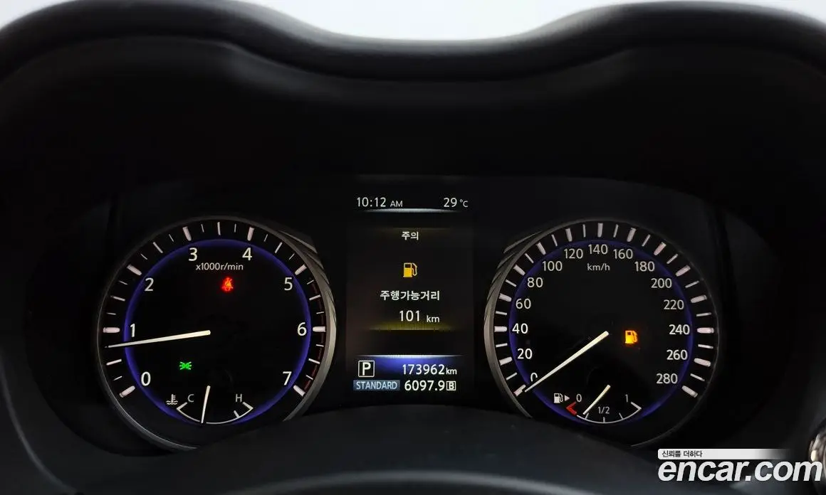 Infiniti Q50 2015 2.1 автомат (гидро), фото 8