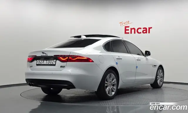 Jaguar XF 2017 2.0 автомат (гидро), миниатюра 2