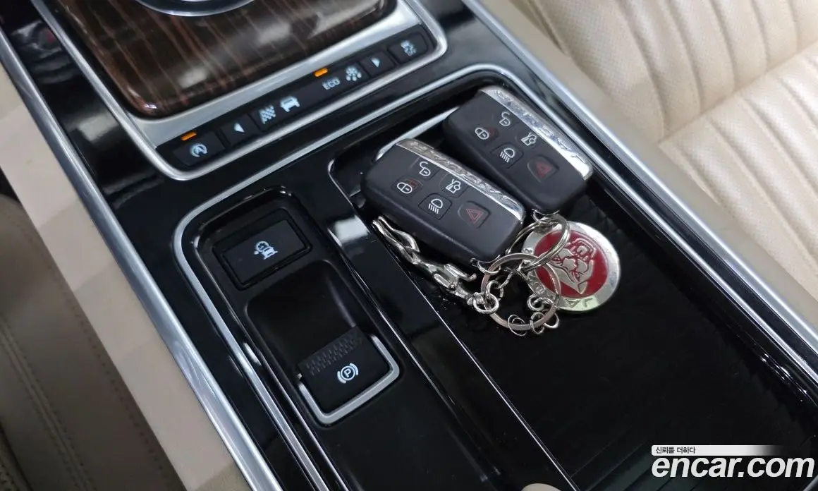 Jaguar XF 2017 2.0 автомат (гидро), фото 16