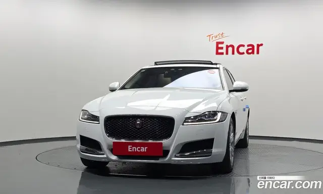 Jaguar XF 2017 2.0 автомат (гидро), миниатюра 3