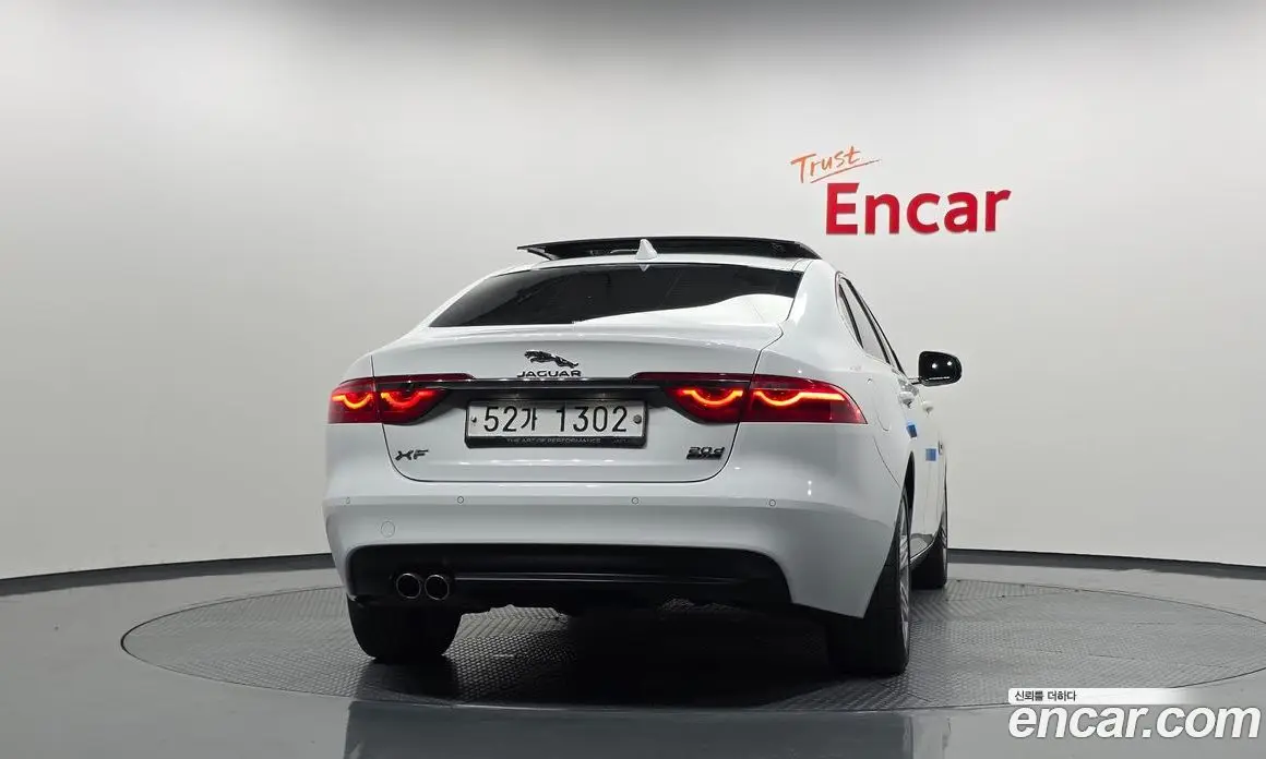 Jaguar XF 2017 2.0 автомат (гидро), фото 4