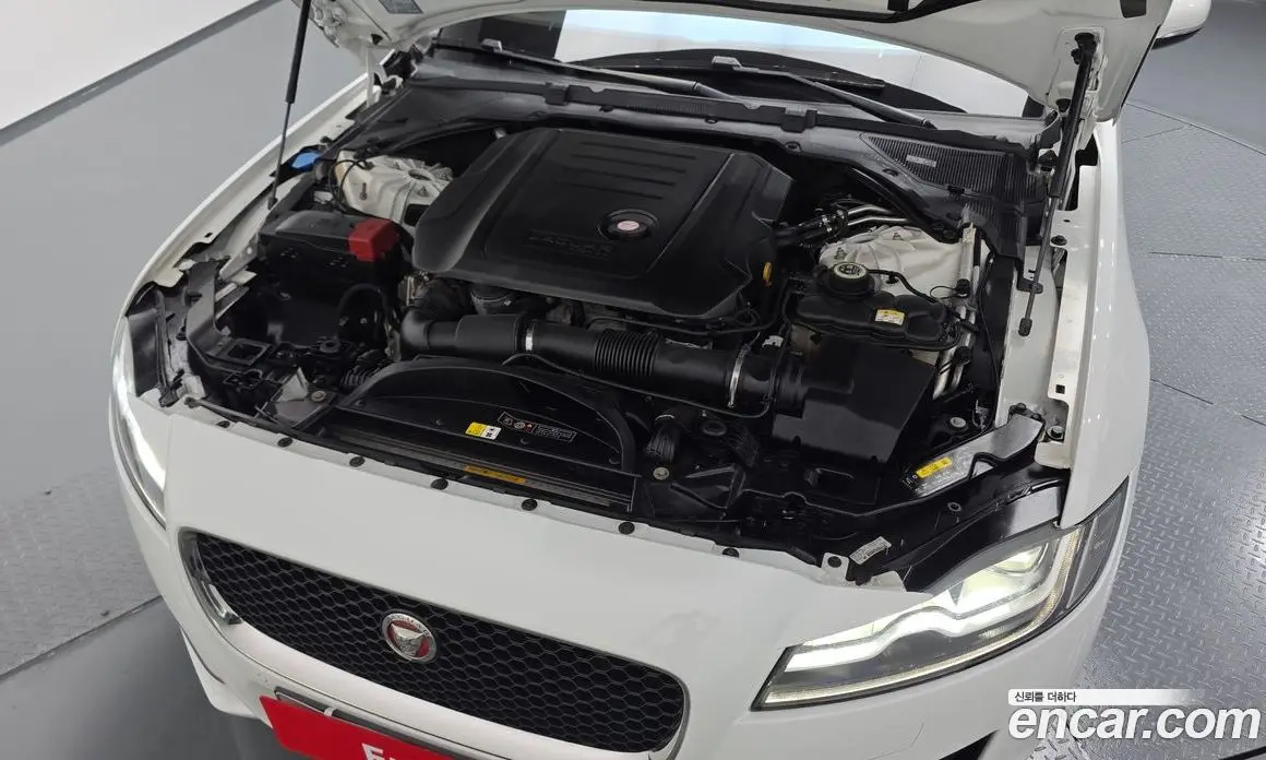Jaguar XF 2017 2.0 автомат (гидро), фото 6