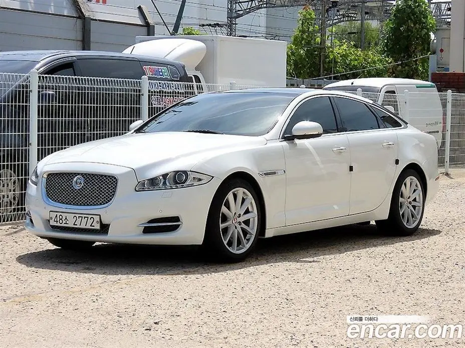 Jaguar XJ 2014 3.0 автомат (гидро), фото 2 Jaguar XJ 2014 3.0 автомат (гидро), фото 2