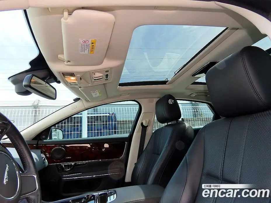 Jaguar XJ 2014 3.0 автомат (гидро), фото 17 Jaguar XJ 2014 3.0 автомат (гидро), фото 17