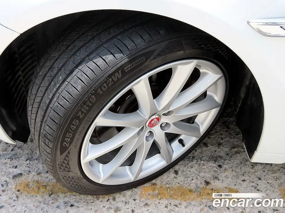 Jaguar XJ 2014 3.0 автомат (гидро), фото 20 Jaguar XJ 2014 3.0 автомат (гидро), фото 20