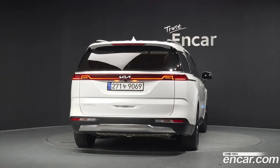 Kia Carnival 2023 3.5 автомат (гидро), фото 4