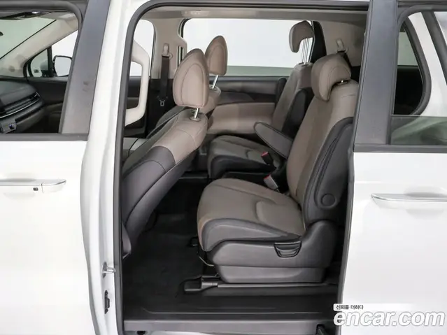 Kia Carnival 2025 2.2 автомат (гидро), миниатюра 10 Kia Carnival 2025 2.2 автомат (гидро), миниатюра 10