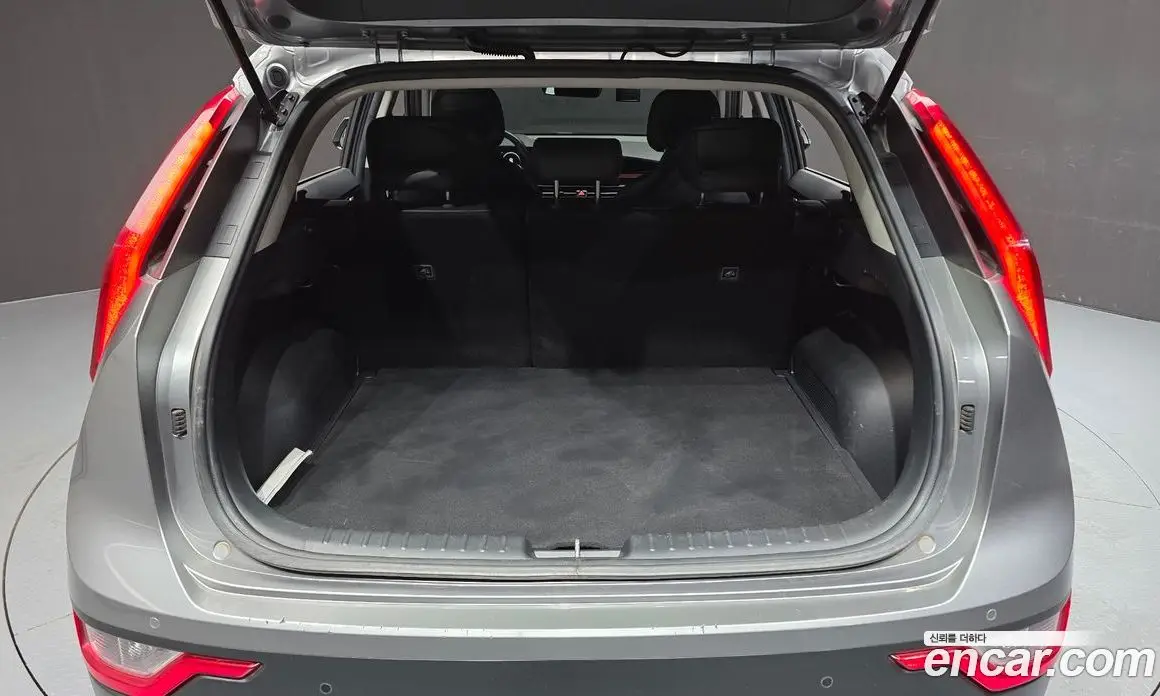 Kia Niro 2023 0.2 автомат (гидро), фото 20 Kia Niro 2023 0.2 автомат (гидро), фото 20