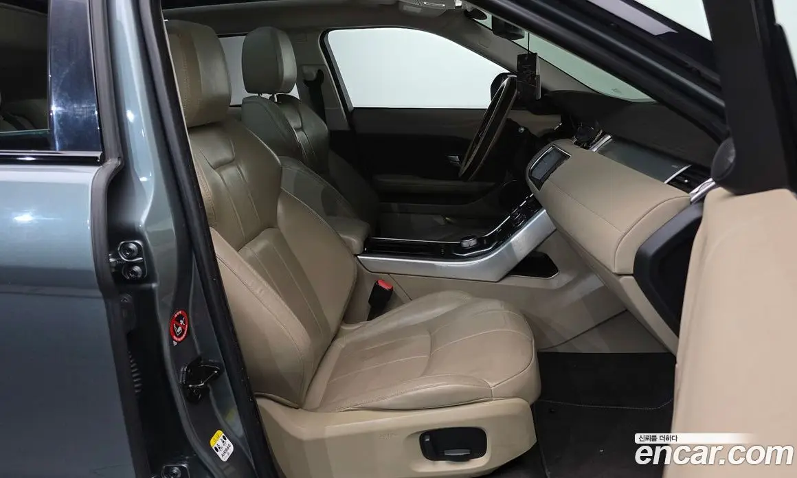 Land Rover Range Rover Evoque 2016 2.0 автомат (гидро), фото 11 Land Rover Range Rover Evoque 2016 2.0 автомат (гидро), фото 11