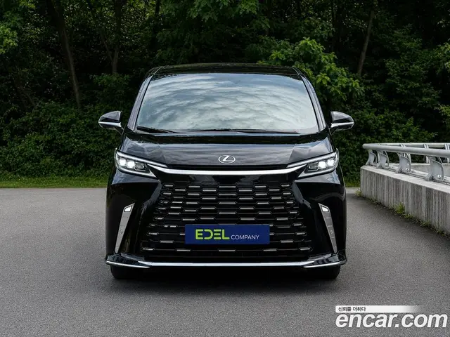 Lexus LM, 2024, 20 476 км Lexus LM, 2024, 20 476 км