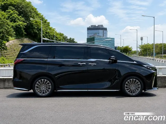 Lexus LM 2024 2.4 автомат (гидро), миниатюра 3 Lexus LM 2024 2.4 автомат (гидро), миниатюра 3