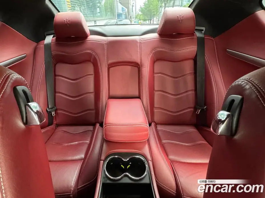 Maserati GranTurismo 2013 4.2 автомат (гидро), фото 14 Maserati GranTurismo 2013 4.2 автомат (гидро), фото 14