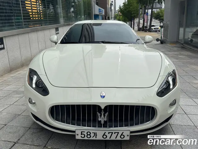 Maserati GranTurismo 2013 4.2 автомат (гидро), миниатюра 3 Maserati GranTurismo 2013 4.2 автомат (гидро), миниатюра 3