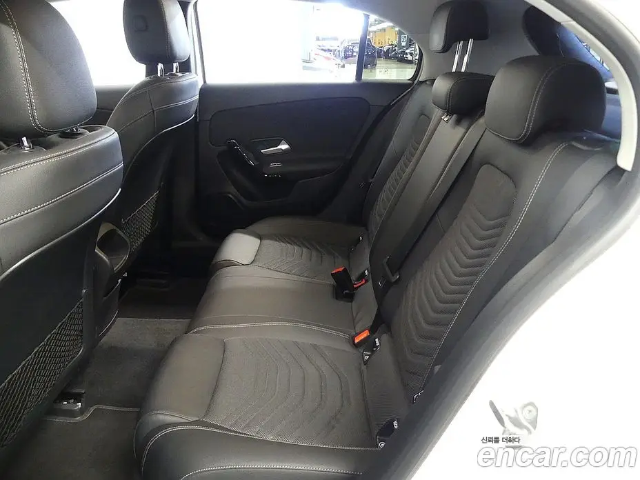Mercedes-Benz A-Class 2019 2.0 автомат (гидро), фото 5