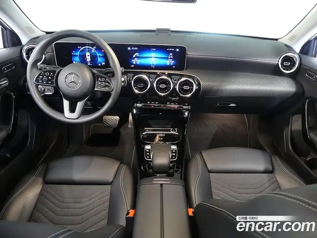 Mercedes-Benz A-Class 2019 2.0 автомат (гидро), миниатюра 7