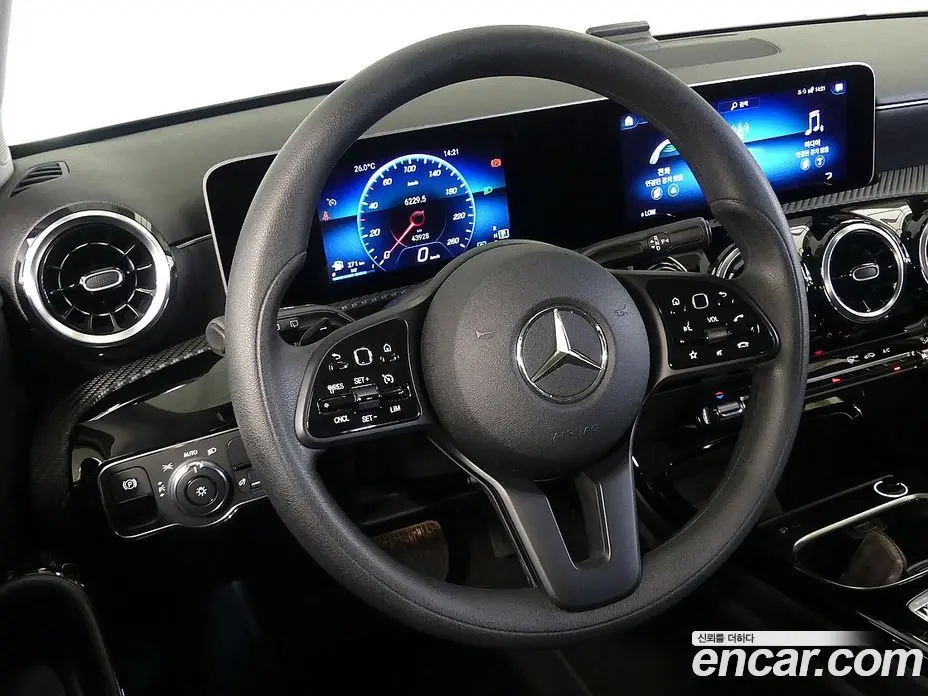 Mercedes-Benz A-Class 2019 2.0 автомат (гидро), фото 8