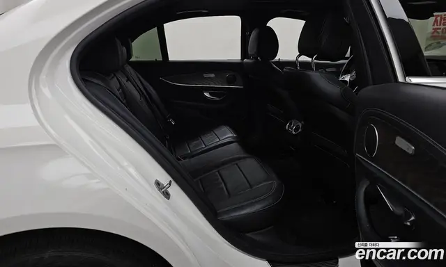 Mercedes-Benz E-Class 2020 2.0 автомат (гидро), миниатюра 12