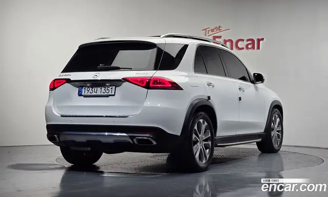 Mercedes-Benz GLE-Class 2022 2.0 автомат (гидро), миниатюра 2