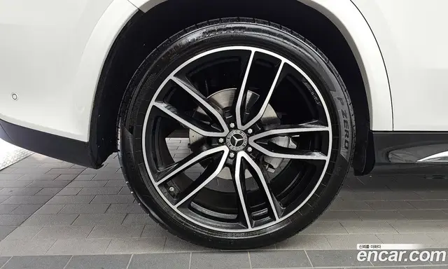 Mercedes-Benz GLS-Class 2024 4.0 автомат (гидро), миниатюра 5