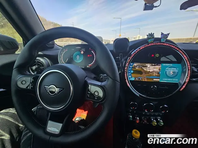 Mini Cooper Convertible 2024 2.0 автомат (гидро), миниатюра 12